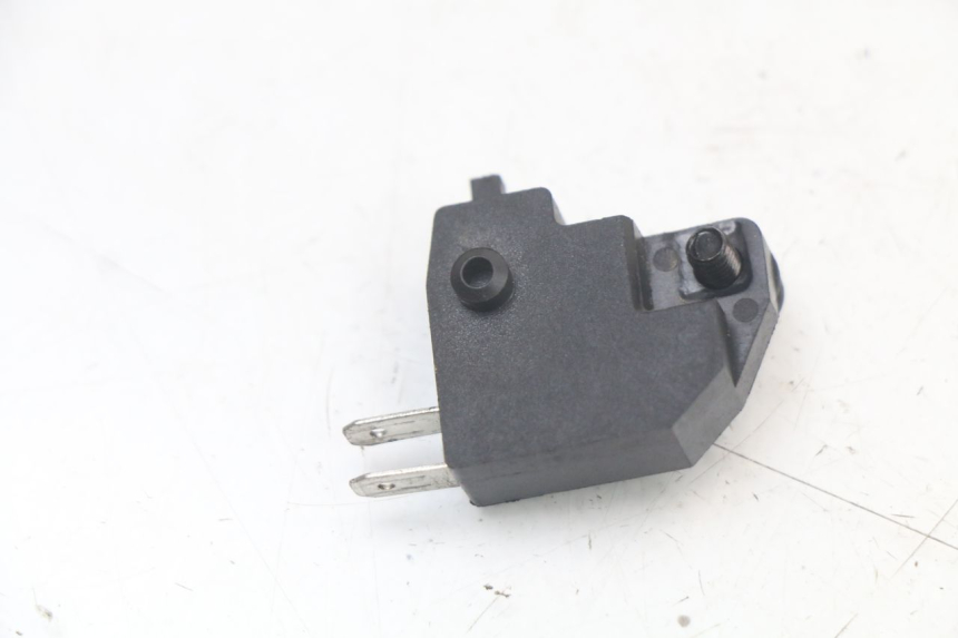 photo de RIGHT STOP LIGHT SWITCH MASAI SCRAMBLER SPORT 125 (2021 - 2025) - Zoom on usage condition