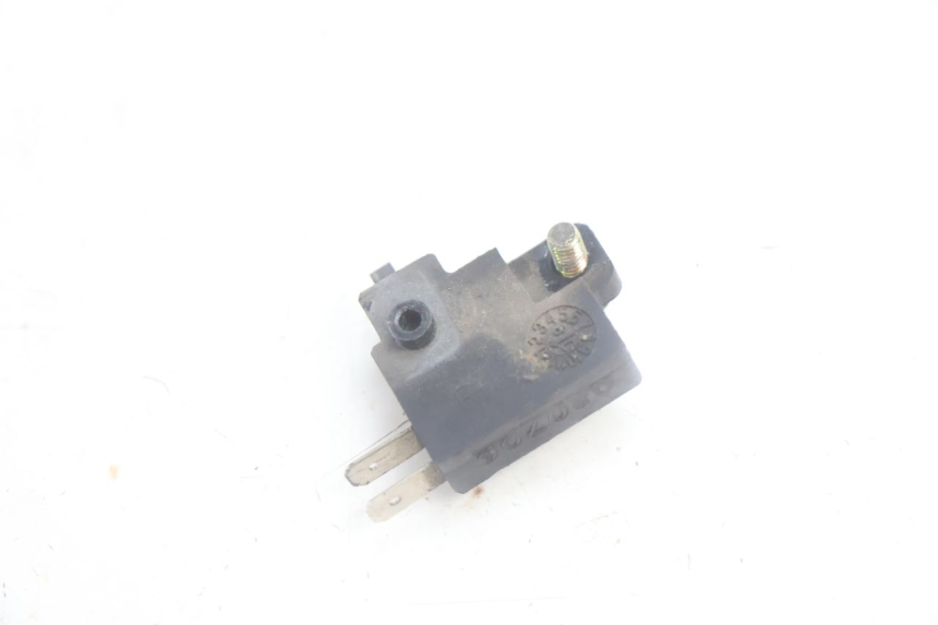 photo de RIGHT STOP LIGHT SWITCH SYM MIO 50 (2005 - 2010) - Zoom on usage condition
