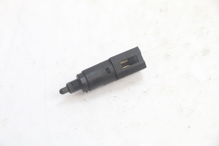 photo de RIGHT STOP LIGHT SWITCH PIAGGIO MP3 125 (2006 - 2014) - Main view