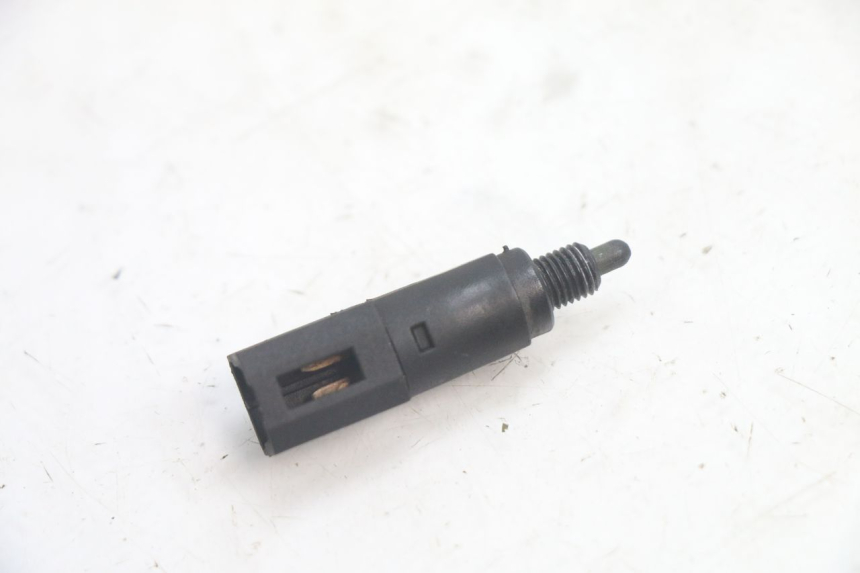 photo de RIGHT STOP LIGHT SWITCH PIAGGIO MP3 125 (2006 - 2014) - Component detail