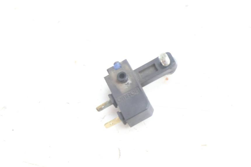photo de RIGHT STOP LIGHT SWITCH YAMAHA N-MAX NMAX 125 (2021 - 2024) - Zoom on usage condition