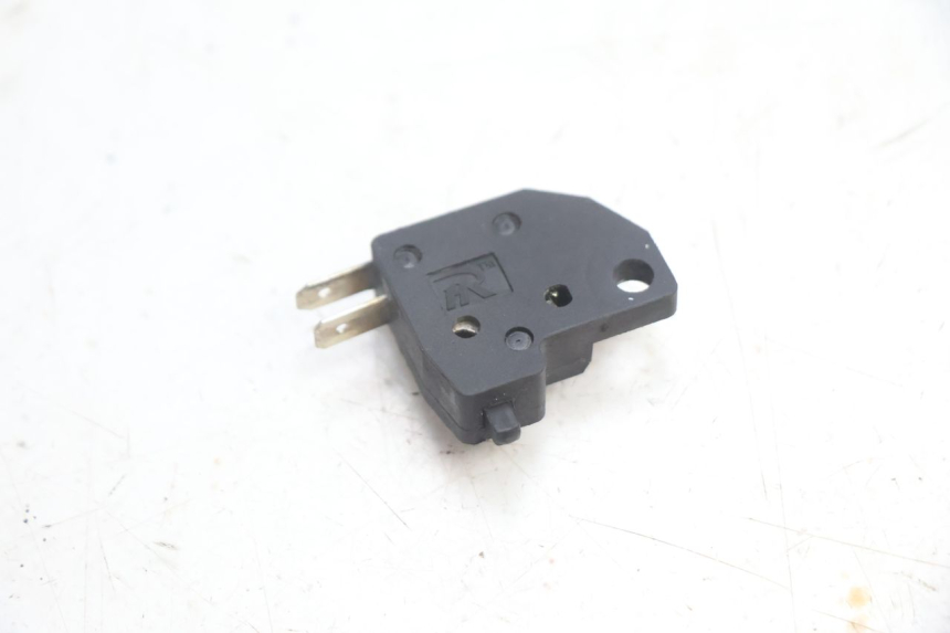 photo de RIGHT STOP LIGHT SWITCH KYMCO LIKE 4T 50 (2019 - 2025) - Zoom on usage condition