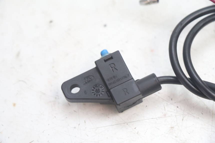 photo de RIGHT STOP LIGHT SWITCH JM MOTORS OLDIES 4T 50 (2020 - 2026) - Component detail