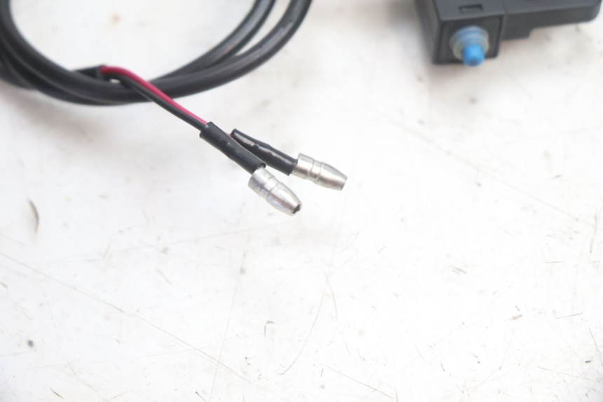 photo de RIGHT STOP LIGHT SWITCH JM MOTORS OLDIES 4T 50 (2020 - 2026) - Technical close-up