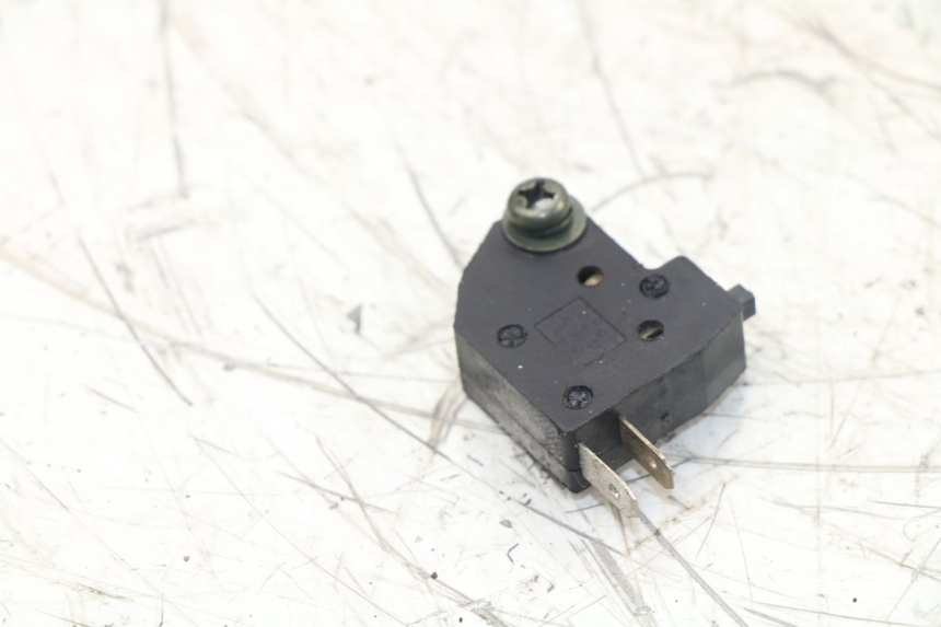 photo de RIGHT STOP LIGHT SWITCH SYM ORBIT 2 2T 50 (2008 - 2018) - Zoom on usage condition