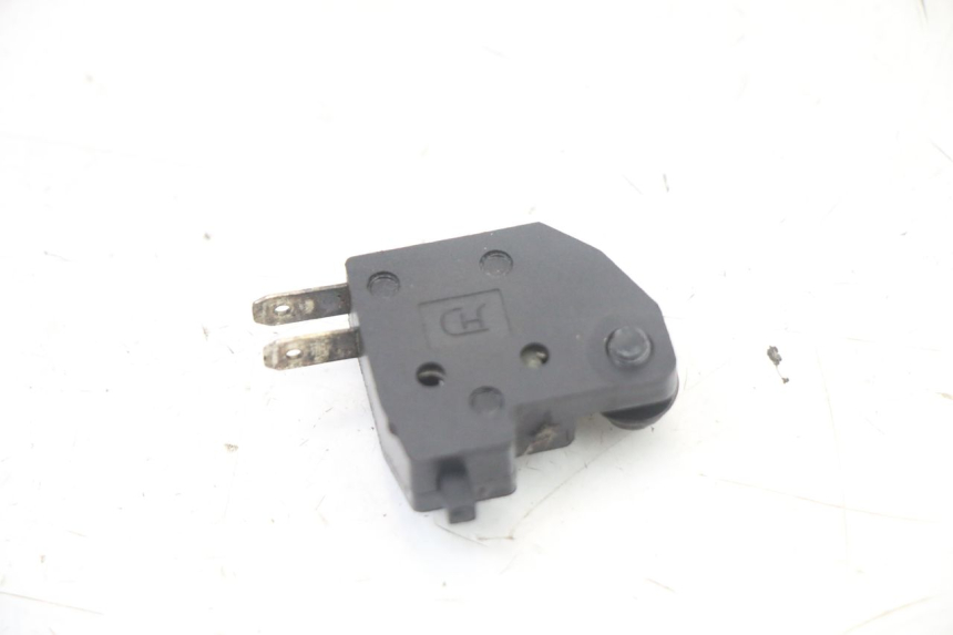 photo de RIGHT STOP LIGHT SWITCH PEUGEOT KISBEE 4T 50 (2018 - 2022) - Component detail