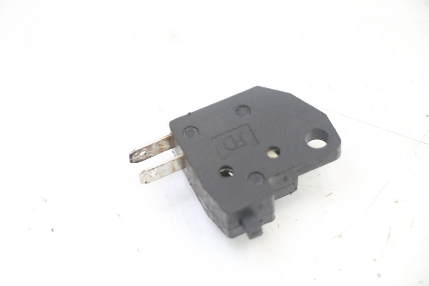 photo de RIGHT STOP LIGHT SWITCH PEUGEOT KISBEE 4T 50 (2018 - 2022) - Component detail