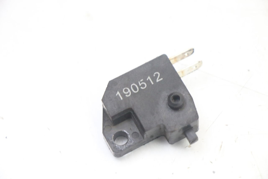 photo de RIGHT STOP LIGHT SWITCH PEUGEOT KISBEE 4T 50 (2018 - 2022) - Alternative perspective