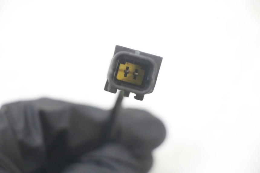 photo de RIGHT STOP LIGHT SWITCH PEUGEOT SATELIS COMPRESSOR K15 125 (2006 - 2009) - Technical close-up