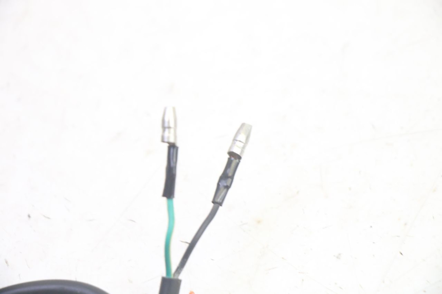 photo de RIGHT STOP LIGHT SWITCH EFUN PUSA 1 - Technical close-up