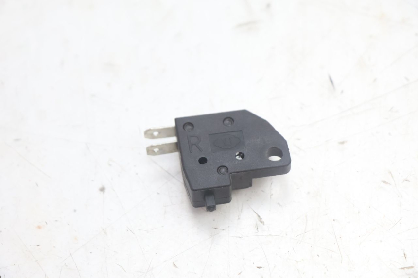photo de RIGHT STOP LIGHT SWITCH JM MOTORS R-MAX TECH 50 (2024 - 2026) - Zoom on usage condition