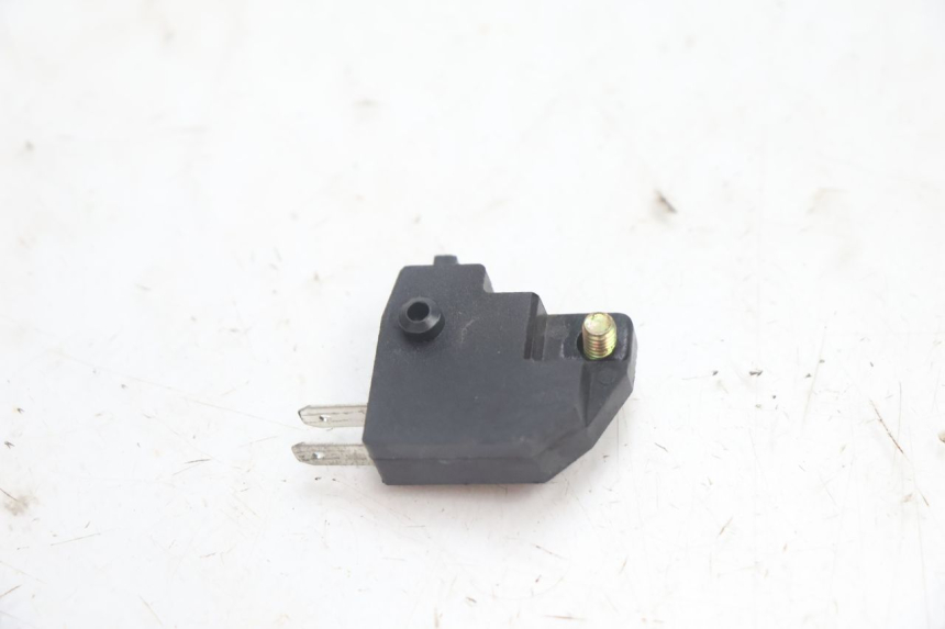 photo de RIGHT STOP LIGHT SWITCH TNT MOTOR ROMA 10' 2T 50 (2011 - 2018) - Zoom on usage condition