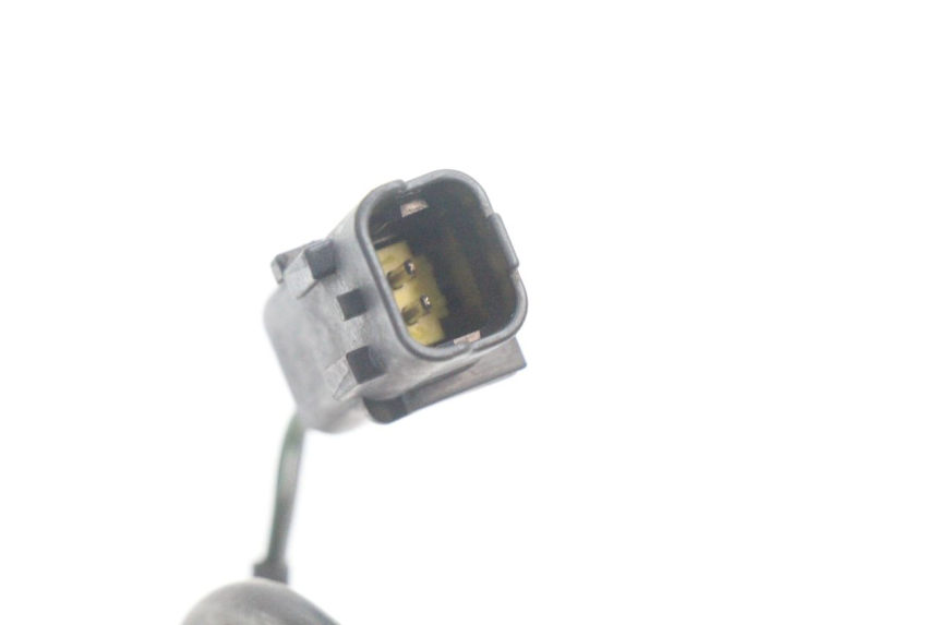 photo de RIGHT STOP LIGHT SWITCH PEUGEOT SATELIS 125 (2006 - 2009) - Alternative perspective