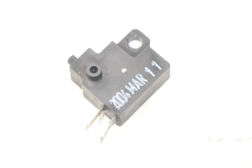 photo de RIGHT STOP LIGHT SWITCH HONDA SES DYLAN 125 (2002 - 2006) - Main view