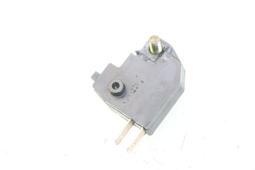 photo de RIGHT STOP LIGHT SWITCH TRIUMPH SPRINT ST ABS 1050 (2005 - 2007) - Zoom on usage condition