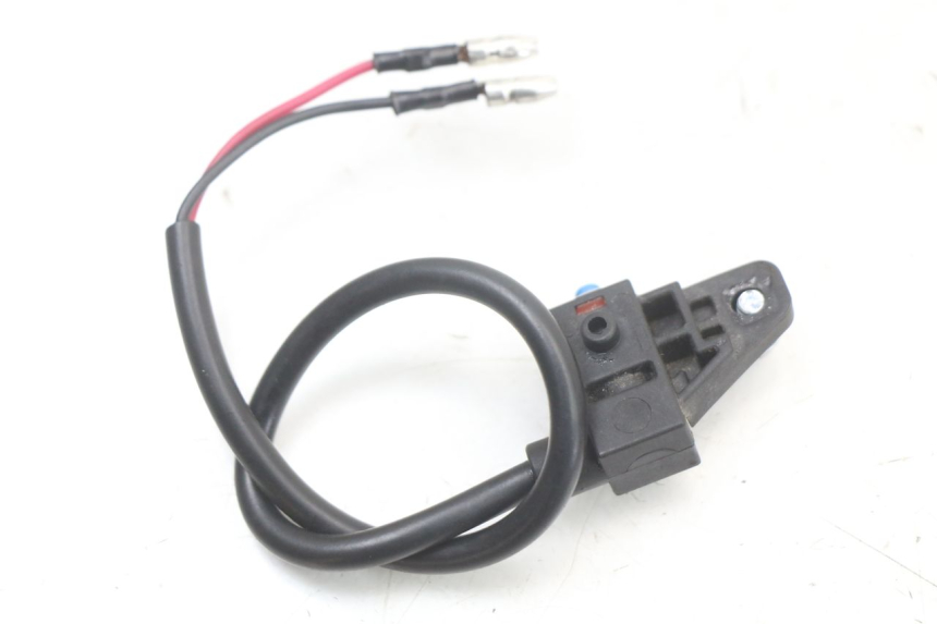 photo de RIGHT STOP LIGHT SWITCH VASTRO STREET X 4T 50 (2016 - 2021) - Zoom on usage condition