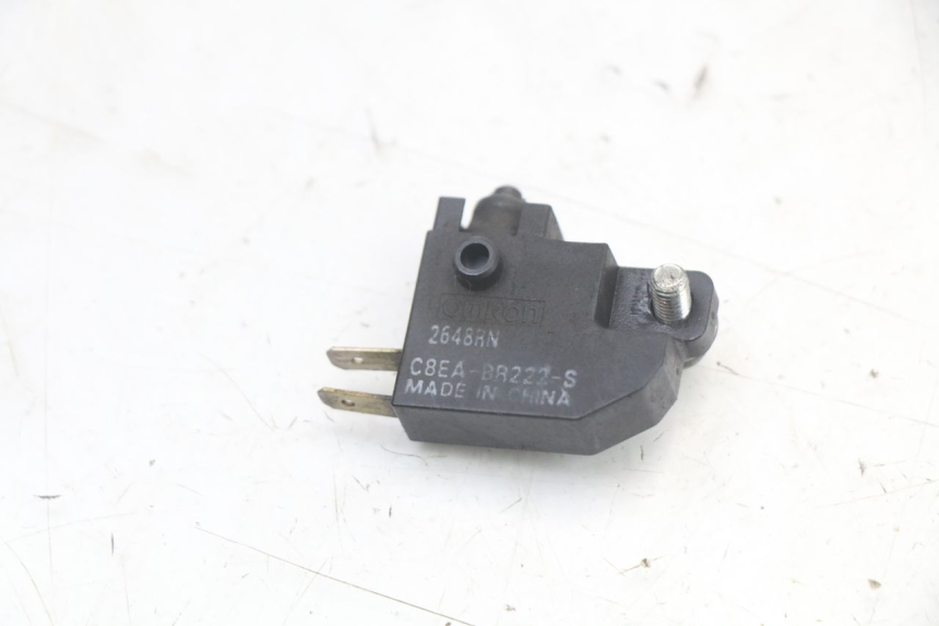 photo de RIGHT STOP LIGHT SWITCH SUZUKI BURGMAN 125 (2018 - 2021) - Zoom on usage condition