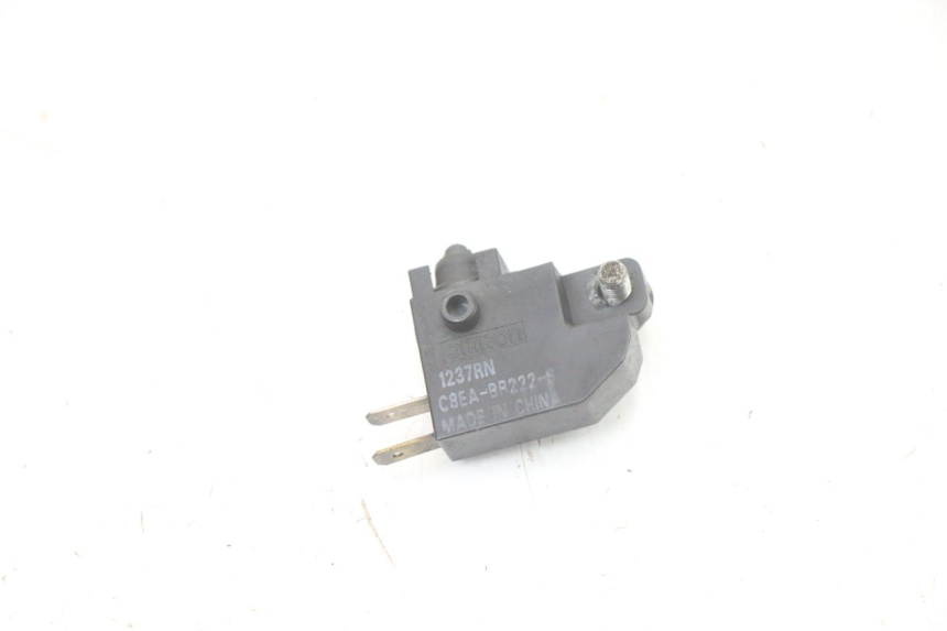 photo de RIGHT STOP LIGHT SWITCH SUZUKI BURGMAN 125 (2018 - 2021) - Zoom on usage condition