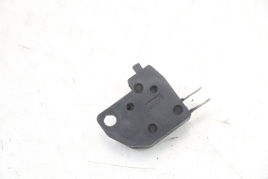 photo de RIGHT STOP LIGHT SWITCH SUZUKI SV S 650 (1999 - 2002) - Zoom on usage condition