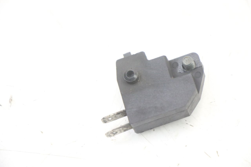 photo de RIGHT BRAKE LIGHT SWITCH SYM JET 14 4T 50 (2018 - 2022) - Zoom on usage condition