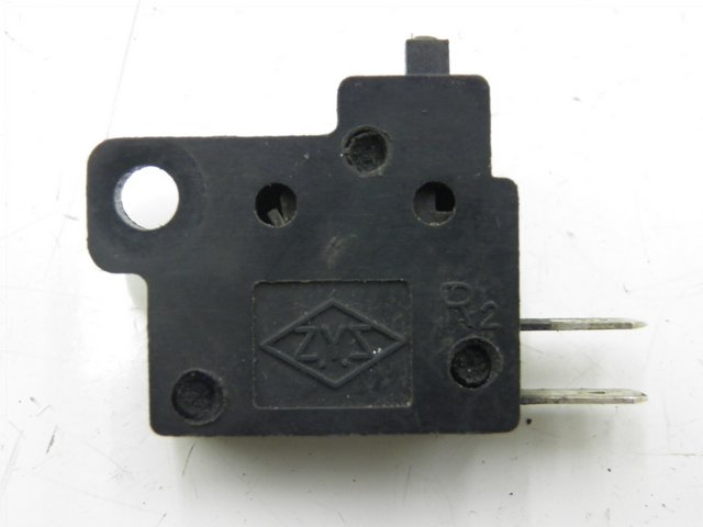 photo de RIGHT STOP LIGHT SWITCH SYM MIO 50 (2005 - 2010) - Zoom on usage condition