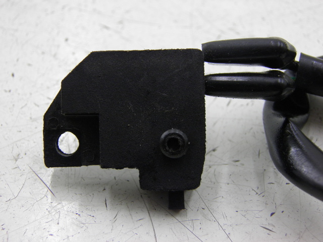 photo de RIGHT STOP LIGHT SWITCH SYM SYMPLY 4T 50 (2012 - 2015) - Zoom on usage condition