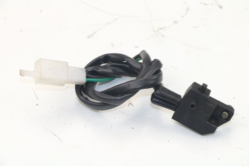 photo de RIGHT STOP LIGHT SWITCH UNIVERSAL BIKE RETRO 50QT-4 50 (2010 - 2018) - Zoom on usage condition