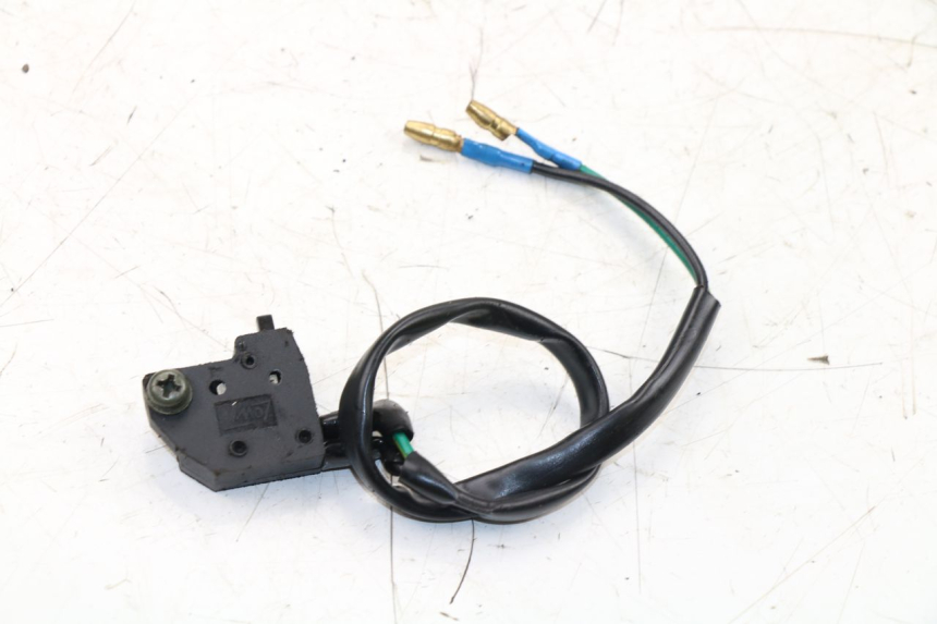 photo de RIGHT STOP LIGHT SWITCH EUROCKA VIRTUALITY GT 4T 50 (2011 - 2017) - Zoom on usage condition