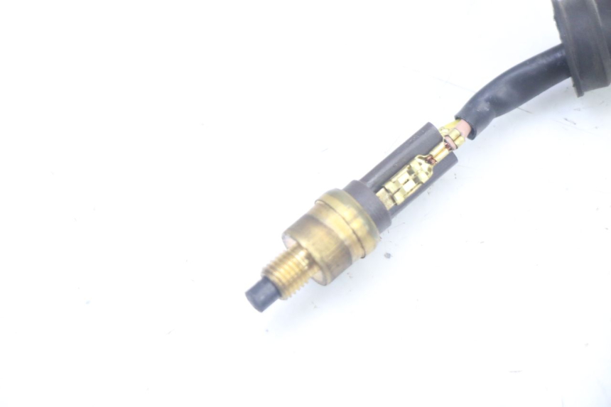 photo de RIGHT STOP LIGHT SWITCH YAMAHA WHY 50 (1998 - 2000) - Zoom on usage condition