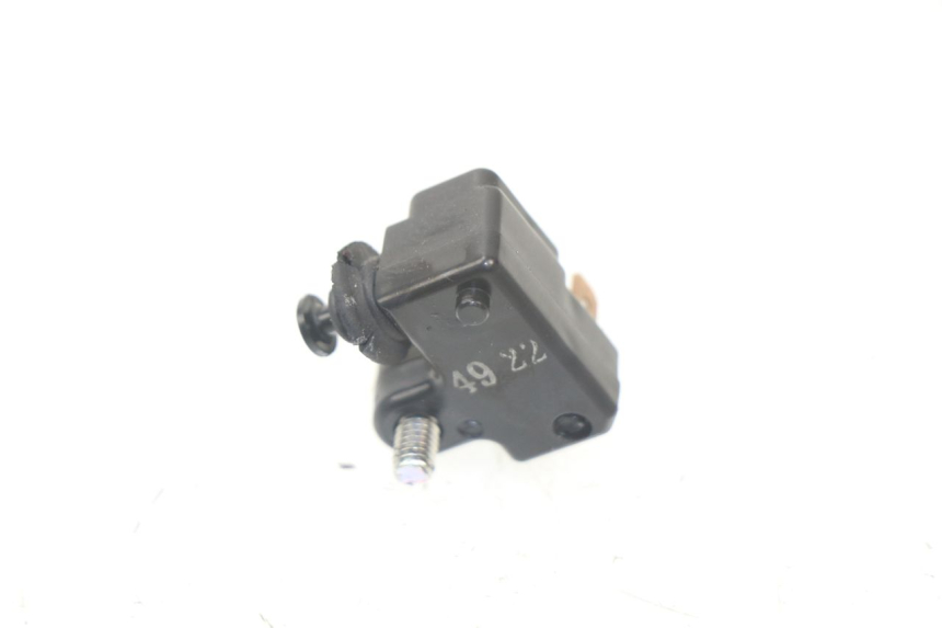 photo de RIGHT STOP LIGHT SWITCH YAMAHA XMAX X-MAX ABS 125 (2014 - 2016) - Zoom on usage condition