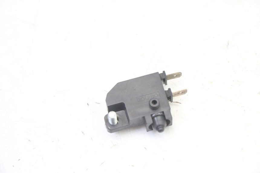 photo de RIGHT STOP LIGHT SWITCH YAMAHA XMAX X-MAX 125 (2021 - 2025) - Alternative perspective