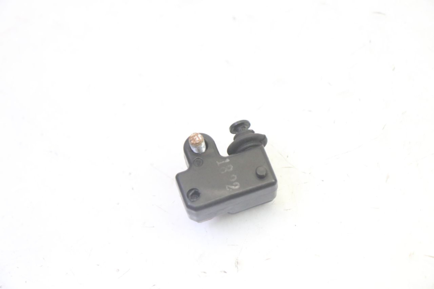 photo de RIGHT STOP LIGHT SWITCH YAMAHA X-MAX XMAX 125 (2010 - 2013) - Zoom on usage condition