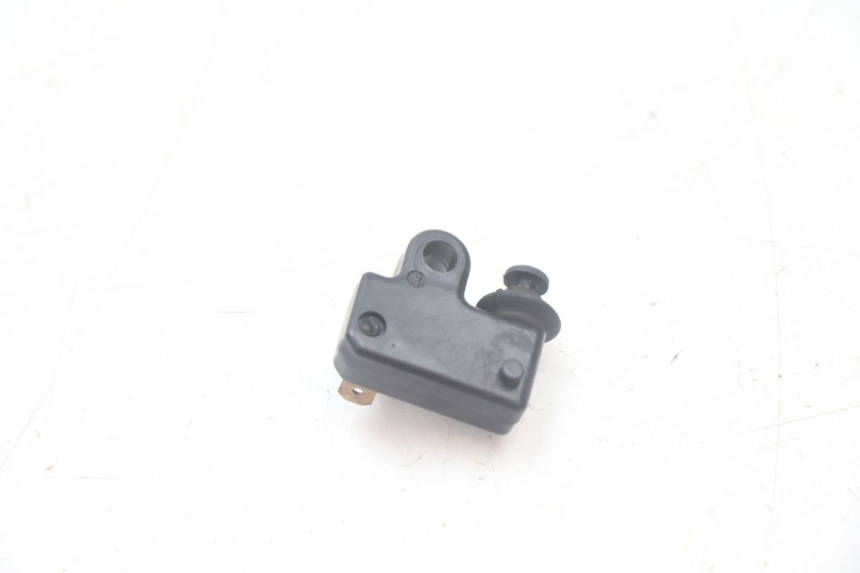 photo de RIGHT BRAKE LIGHT SWITCH YAMAHA XMAX X-MAX 125 (2006 - 2009) - Zoom on usage condition