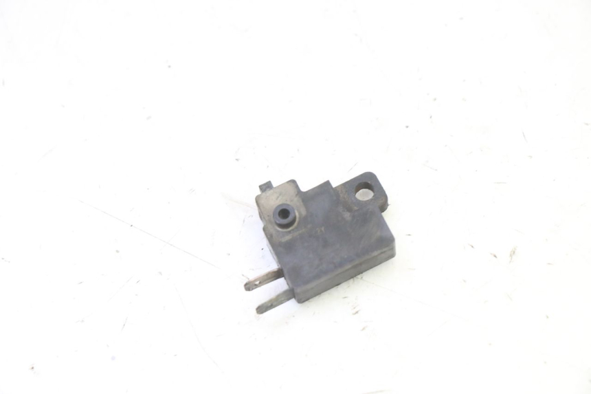 photo de RIGHT STOP LIGHT SWITCH HONDA X8R 50 (1998 - 2003) - Zoom on usage condition