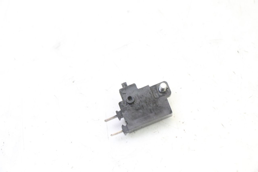 photo de RIGHT STOP LIGHT SWITCH YAMAHA XJ6 ABS 600 (2008 - 2016) - Zoom on usage condition