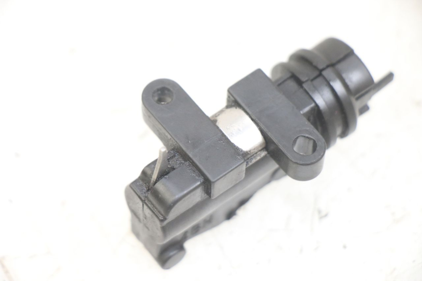 photo de RIGHT STOP LIGHT SWITCH YAMAHA XJN DIVERSION 600 (2000 - 2003) - Alternative perspective