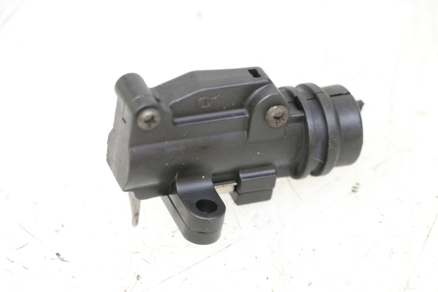 photo de RIGHT STOP LIGHT SWITCH YAMAHA XJN DIVERSION 600 (2000 - 2003) - Zoom on usage condition