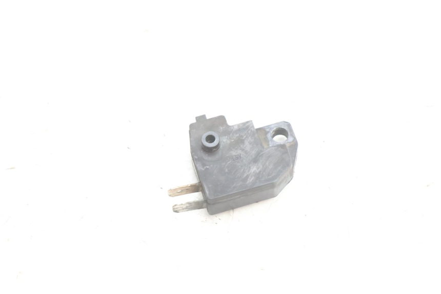 photo de RIGHT STOP LIGHT SWITCH YAMAHA XJR 1300 (1998 - 2002) - Zoom on usage condition