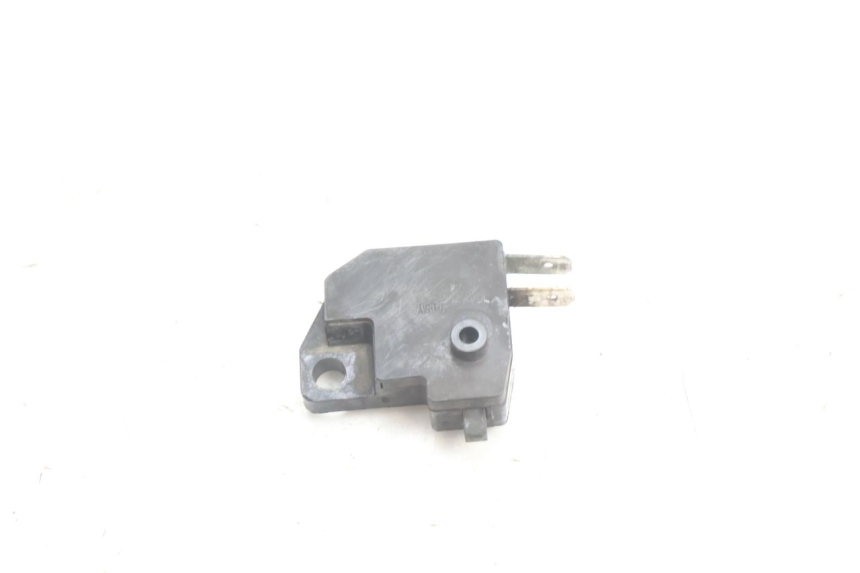 photo de RIGHT STOP LIGHT SWITCH YAMAHA XJR 1300 (1998 - 2002) - Alternative perspective