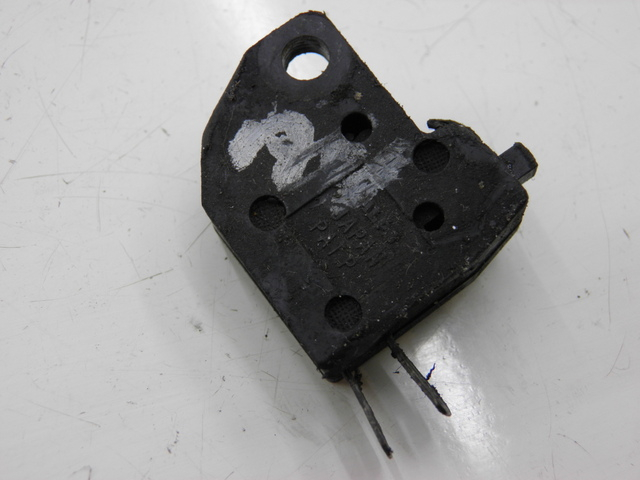 photo de RIGHT STOP LIGHT SWITCH YAMAHA FZS FAZER 600 (1998 - 2001) - Main view