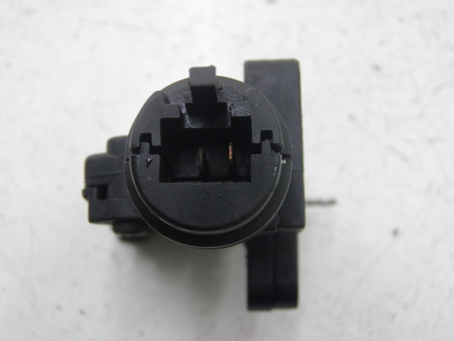 photo de RIGHT STOP LIGHT SWITCH YAMAHA XJS DIVERSION 600 (2000 - 2003) - Component detail
