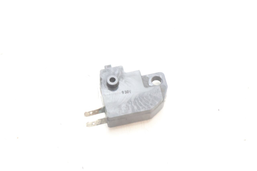 photo de RIGHT STOP LIGHT SWITCH KAWASAKI ZZR 600 (1995 - 2004) - Zoom on usage condition