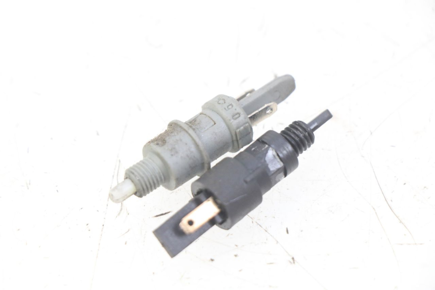 photo de STOP LIGHT SWITCH PEUGEOT E-VIVACITY 1 (2012 - 2018) - Main view