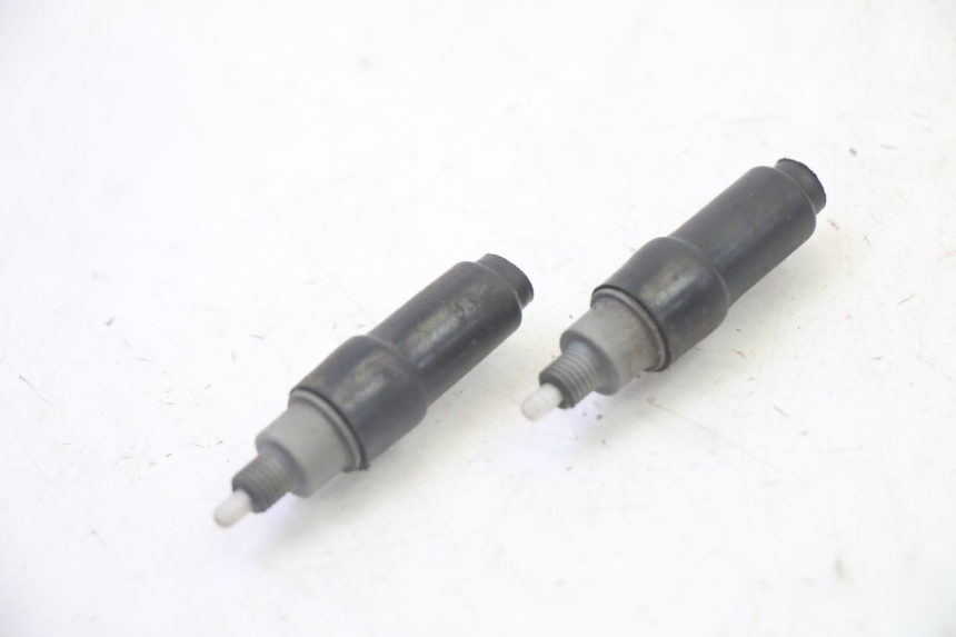 photo de STOP LIGHT SWITCH PEUGEOT ELYSTAR 50 (2002 - 2014) - Component detail