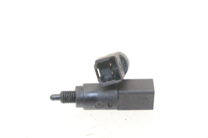 photo de STOP LIGHT SWITCH PIAGGIO FLY 2T 50 (2004 - 2017) - Component detail