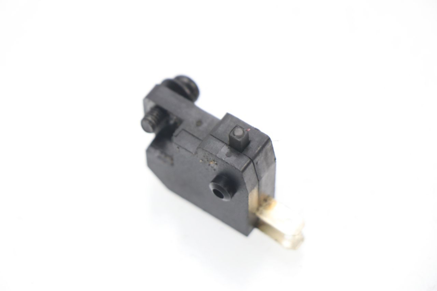 photo de LEFT STOP LIGHT SWITCH KYMCO AGILITY CITY 16P 125 (2015 - 2021) - Zoom on usage condition
