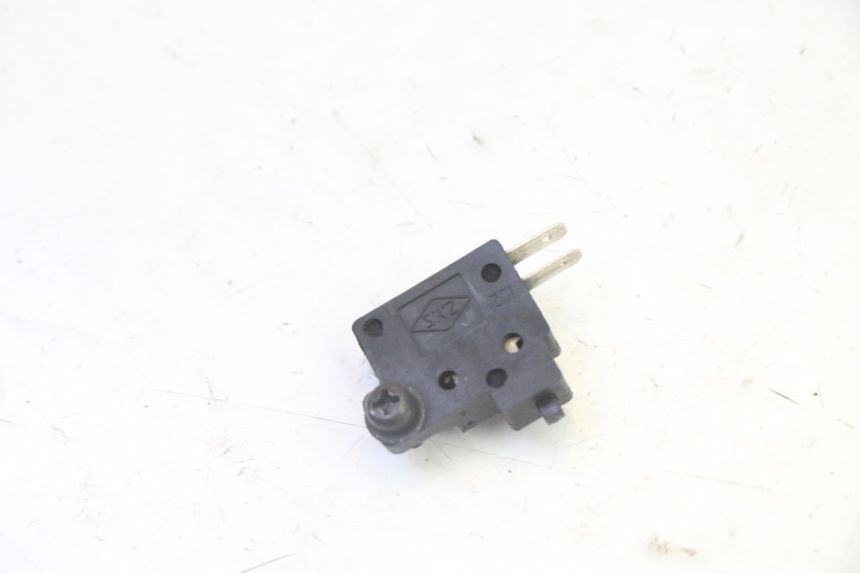 photo de LEFT BRAKE LIGHT SWITCH KYMCO DINK STREET 125 (2009 - 2014) - Component detail