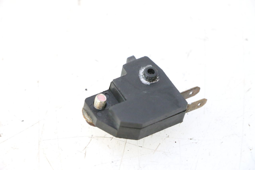 photo de LEFT STOP LIGHT SWITCH CF MOTO E-CHARM 125 (2005 - 2008) - Zoom on usage condition
