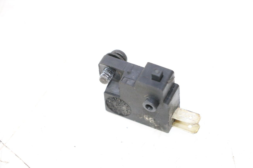photo de LEFT STOP LIGHT SWITCH KYMCO GRAND DINK 125 (2008 - 2014) - Zoom on usage condition