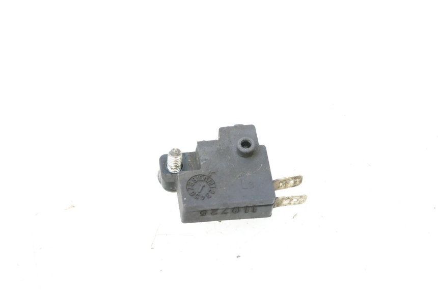 photo de LEFT STOP LIGHT SWITCH SYM GTS EVO 125 (2009 - 2013) - Zoom on usage condition